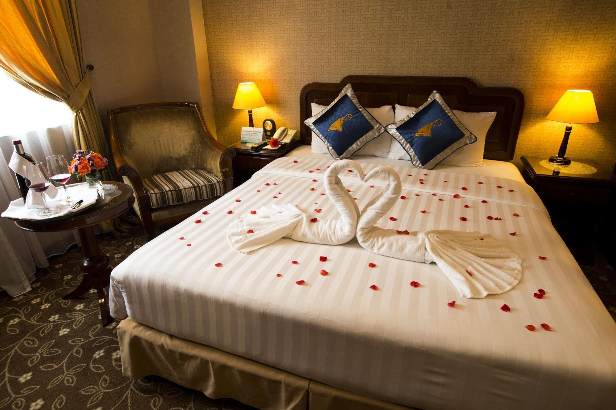 Adamas Hanoi Hotel Екстер'єр фото